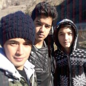 Meet your Posher, Ali sina